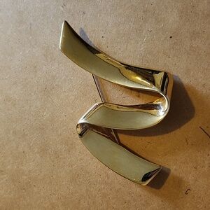 Vintage Monet ribbon pin/brooch